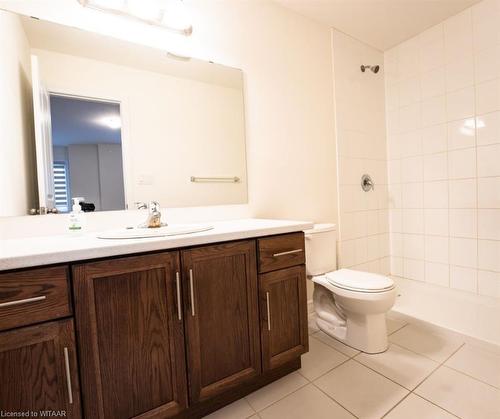 1613 Dunkirk Avenue, Woodstock, ON - Indoor Photo Showing Bathroom