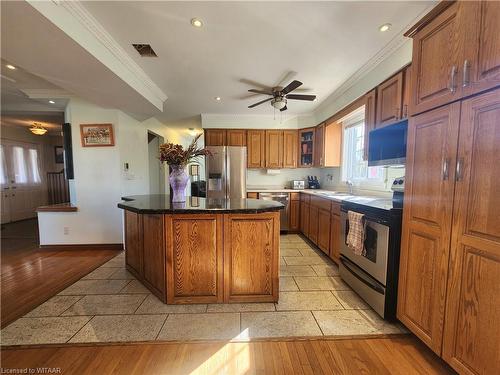 98 Allen Street, Tillsonburg, ON - Indoor Photo Showing Kitchen