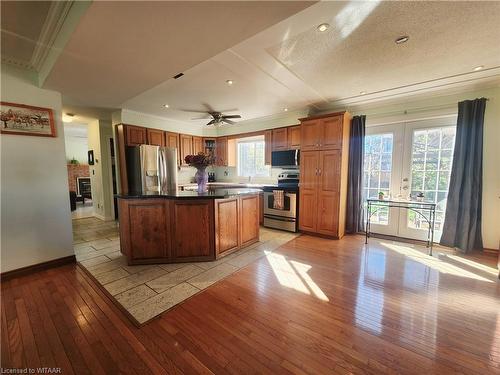 98 Allen Street, Tillsonburg, ON - Indoor Photo Showing Kitchen