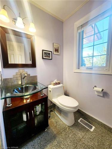 98 Allen Street, Tillsonburg, ON - Indoor Photo Showing Bathroom