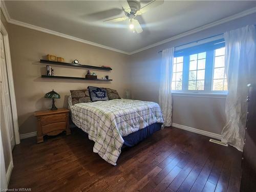 98 Allen Street, Tillsonburg, ON - Indoor Photo Showing Bedroom