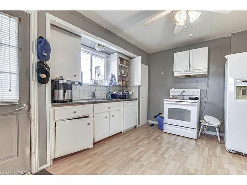 685715 Highway 2, Woodstock, ON - Indoor Photo Showing Kitchen