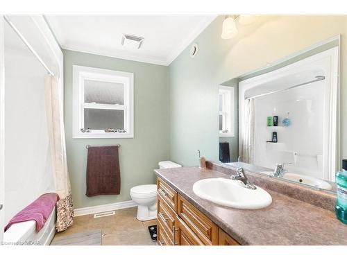 78 Oliver Crescent, Thamesford, ON - Indoor Photo Showing Bathroom