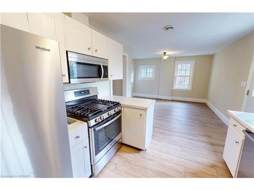 2-145 Vansittart Avenue, Woodstock, ON - Indoor Photo Showing Kitchen