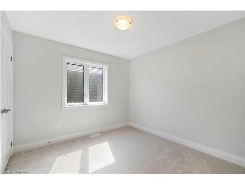 255 Harwood Avenue, Woodstock, ON - Indoor Photo Showing Other Room