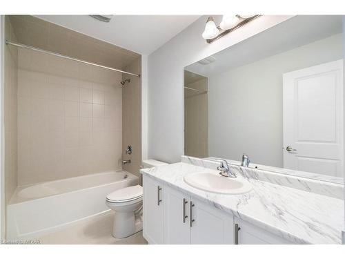 255 Harwood Avenue, Woodstock, ON - Indoor Photo Showing Bathroom