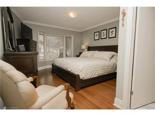 11 Mcdonald Court, Tillsonburg, ON - Indoor Photo Showing Bedroom