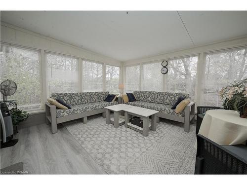 11 Mcdonald Court, Tillsonburg, ON - Indoor Photo Showing Living Room