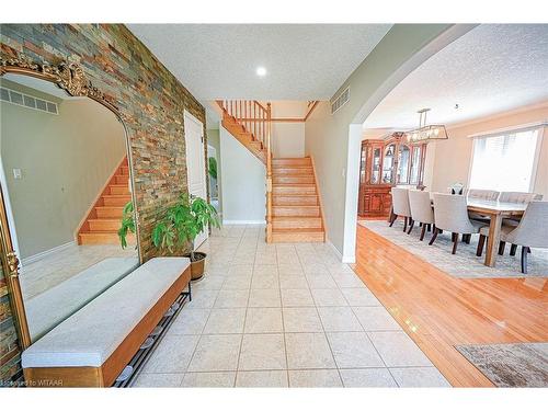 905 Woodbine Court, Kitchener, ON - Indoor