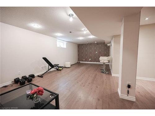 905 Woodbine Court, Kitchener, ON - Indoor Photo Showing Gym Room