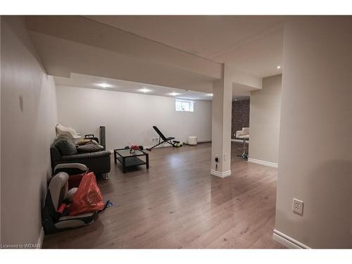 905 Woodbine Court, Kitchener, ON - Indoor