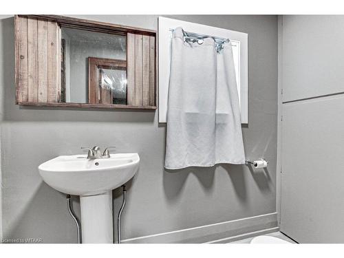 49 London Street W, Tillsonburg, ON - Indoor Photo Showing Bathroom