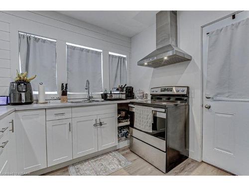 49 London Street W, Tillsonburg, ON - Indoor Photo Showing Kitchen