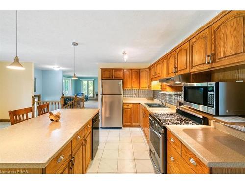 86 Glendale Drive, Tillsonburg, ON - Indoor Photo Showing Kitchen