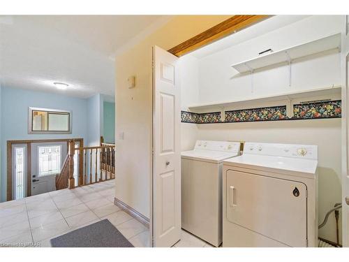 86 Glendale Drive, Tillsonburg, ON - Indoor Photo Showing Laundry Room