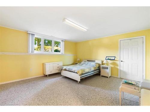 86 Glendale Drive, Tillsonburg, ON - Indoor Photo Showing Bedroom