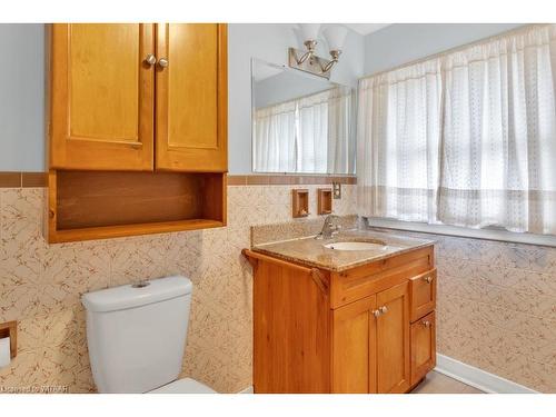 3 Parkside Drive, Tillsonburg, ON - Indoor Photo Showing Bathroom