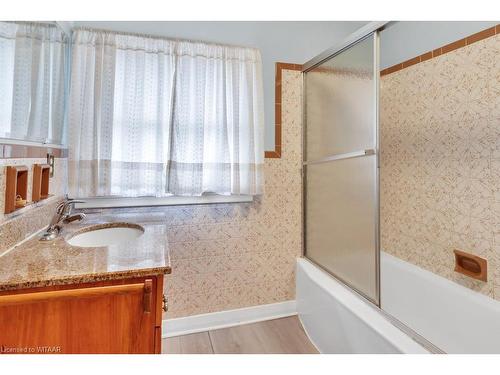 3 Parkside Drive, Tillsonburg, ON - Indoor Photo Showing Bathroom