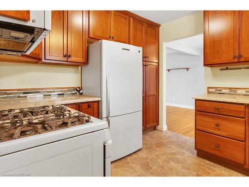 3 Parkside Drive, Tillsonburg, ON - Indoor Photo Showing Kitchen