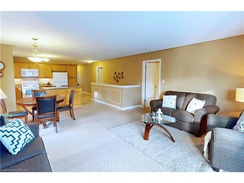 23 Hogarth Drive, Tillsonburg, ON - Indoor Photo Showing Living Room