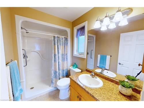 23 Hogarth Drive, Tillsonburg, ON - Indoor Photo Showing Bathroom