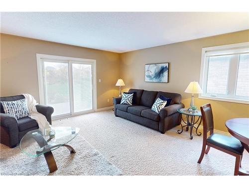 23 Hogarth Drive, Tillsonburg, ON - Indoor Photo Showing Living Room