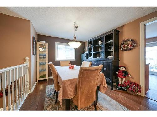 22 Coxwell Crescent, Brantford, ON - Indoor Photo Showing Dining Room