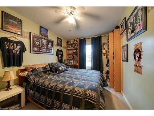 22 Coxwell Crescent, Brantford, ON - Indoor Photo Showing Bedroom