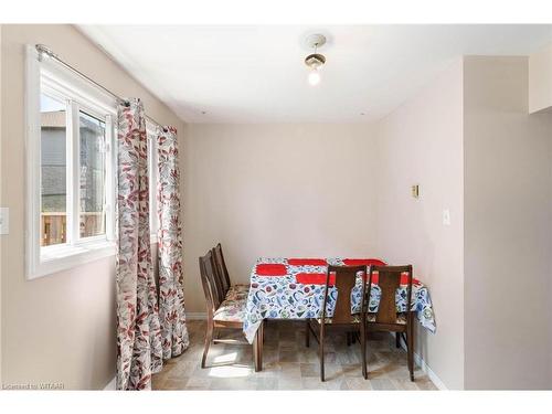 6-370 Springbank Avenue, Woodstock, ON - Indoor Photo Showing Other Room