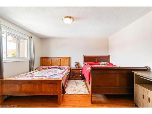 6-370 Springbank Avenue, Woodstock, ON - Indoor Photo Showing Bedroom