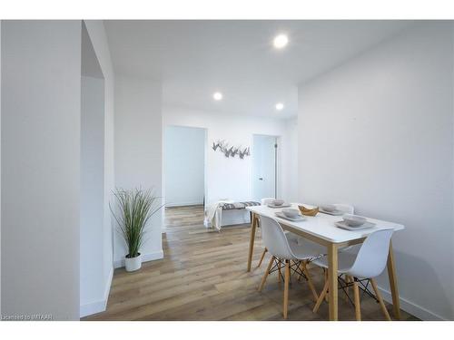 7 Eagle Street, St. Thomas, ON - Indoor Photo Showing Dining Room