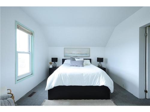 7 Eagle Street, St. Thomas, ON - Indoor Photo Showing Bedroom