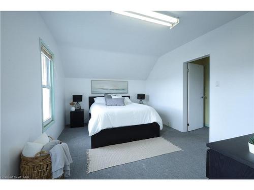 7 Eagle Street, St. Thomas, ON - Indoor Photo Showing Bedroom