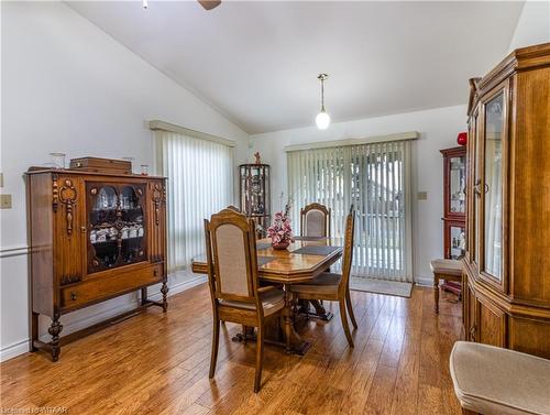 15 Clear Valley Drive, Tillsonburg, ON - Indoor Photo Showing Dining Room