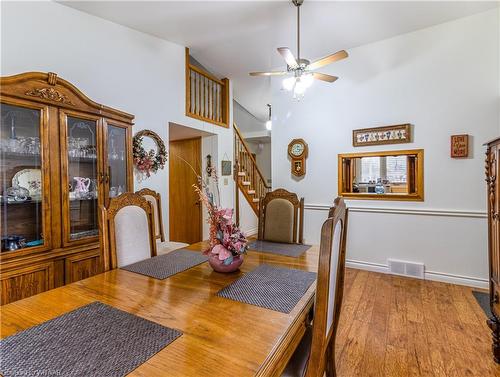 15 Clear Valley Drive, Tillsonburg, ON - Indoor Photo Showing Dining Room