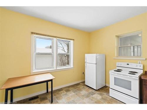 22 Main Street E, Norwich, ON - Indoor Photo Showing Kitchen