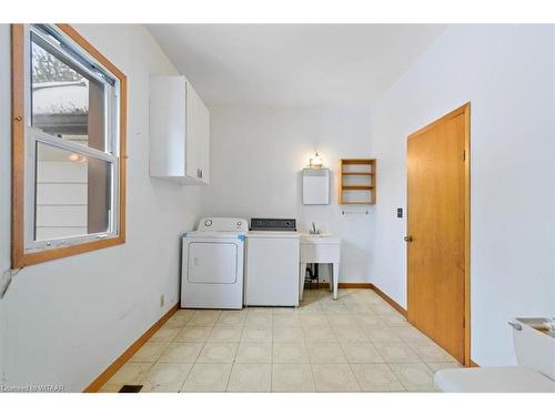 22 Main Street E, Norwich, ON - Indoor Photo Showing Laundry Room