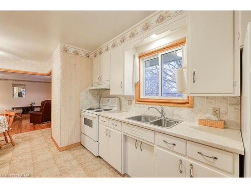 990 Braeside Street, Woodstock, ON - Indoor Photo Showing Kitchen With Double Sink