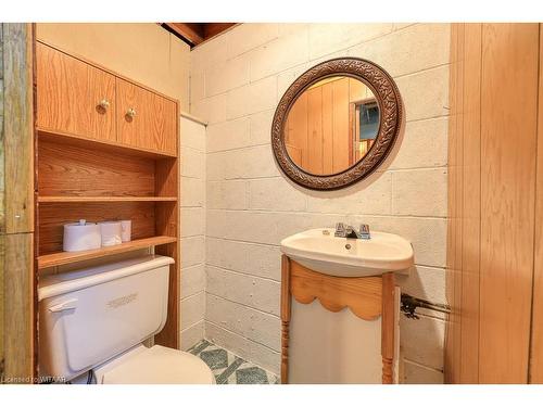 990 Braeside Street, Woodstock, ON - Indoor Photo Showing Bathroom