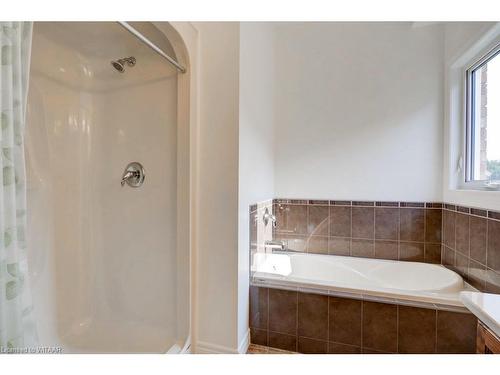 2 Green Gable Place, Woodstock, ON - Indoor Photo Showing Bathroom