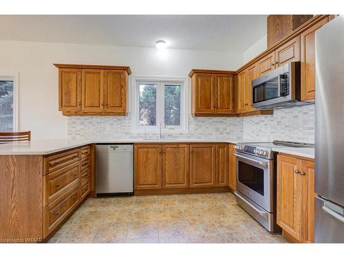 2 Green Gable Place, Woodstock, ON - Indoor Photo Showing Kitchen