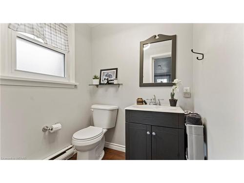 596 Grant Street, Woodstock, ON - Indoor Photo Showing Bathroom