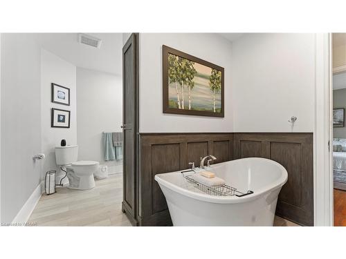 596 Grant Street, Woodstock, ON - Indoor Photo Showing Bathroom