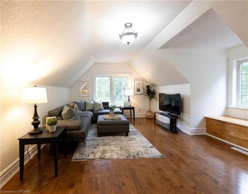 663528 Road 66 Road, Ingersoll, ON - Indoor Photo Showing Living Room