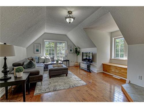 663528 Road 66 Road, Ingersoll, ON - Indoor Photo Showing Living Room