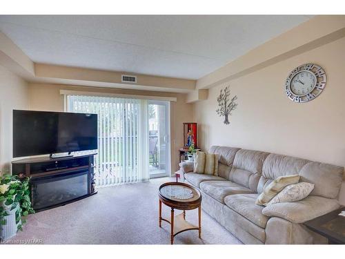 112-163 Ferguson Drive, Woodstock, ON - Indoor Photo Showing Living Room