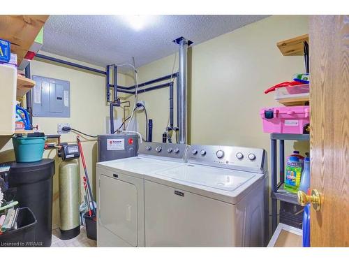 112-163 Ferguson Drive, Woodstock, ON - Indoor Photo Showing Laundry Room