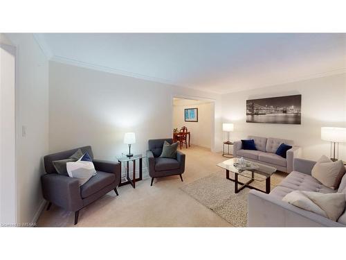 845 Sunset Boulevard, Woodstock, ON - Indoor Photo Showing Living Room