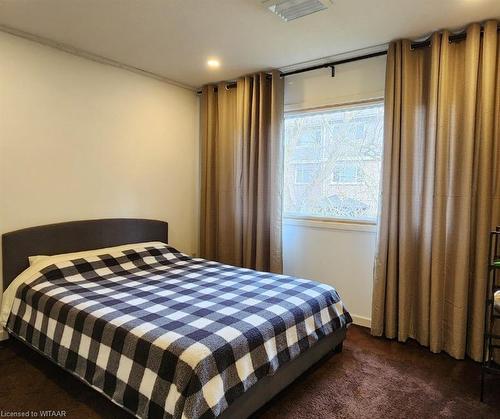 83-30 Green Valley Drive, Kitchener, ON - Indoor Photo Showing Bedroom