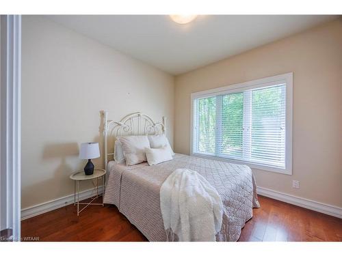 102-5 Wood Haven Drive, Tillsonburg, ON - Indoor Photo Showing Bedroom